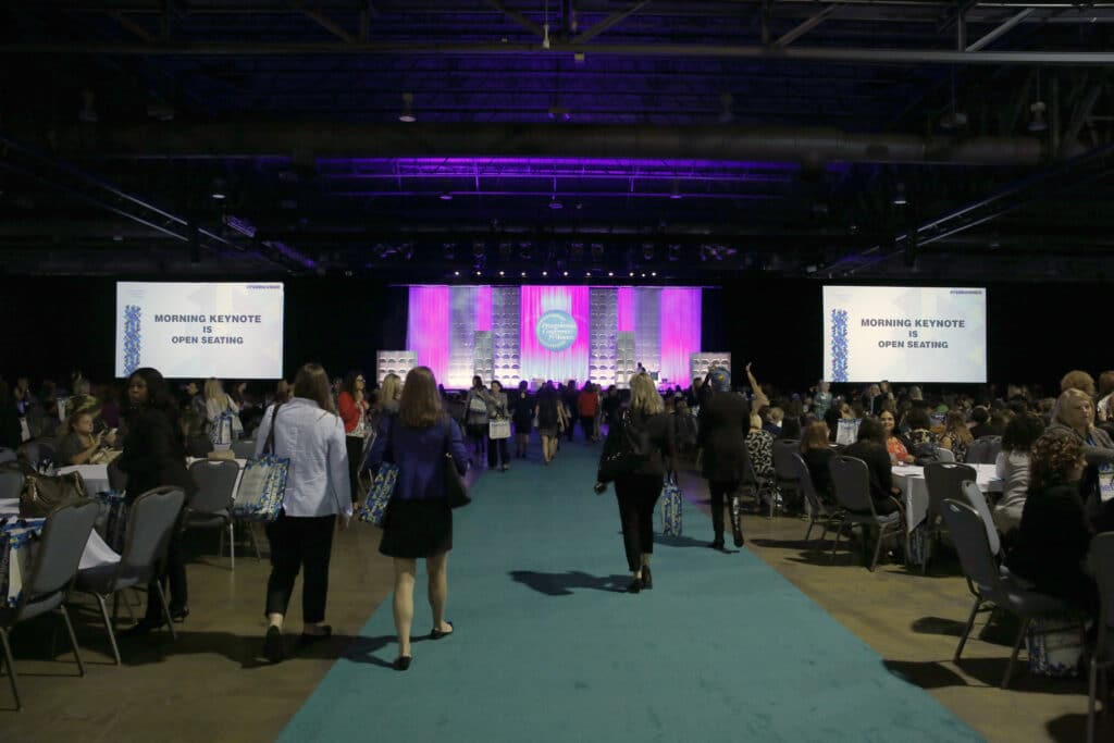 2018 PACFW attendees arrive in the main hall